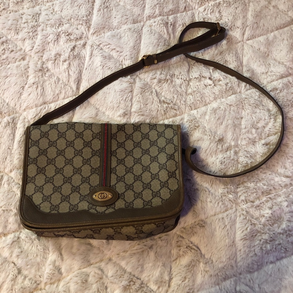 AUTHENTIC Gucci Crossbody Bag